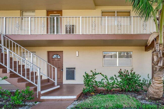 Photo - 7300 NW 5th Ct Unidad 102