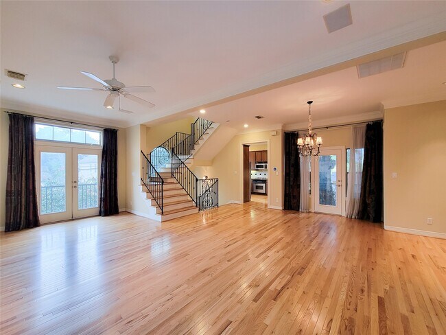 Building Photo - 1742 Michigan St Unit F