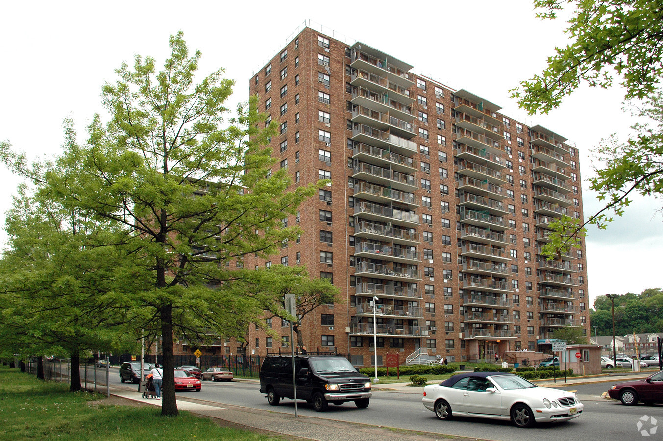 Riverview Towers - Riverview Towers Apartments