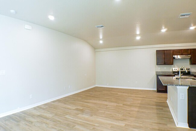 Photo - 341-343 Reeves St Unit 341 Reeves St