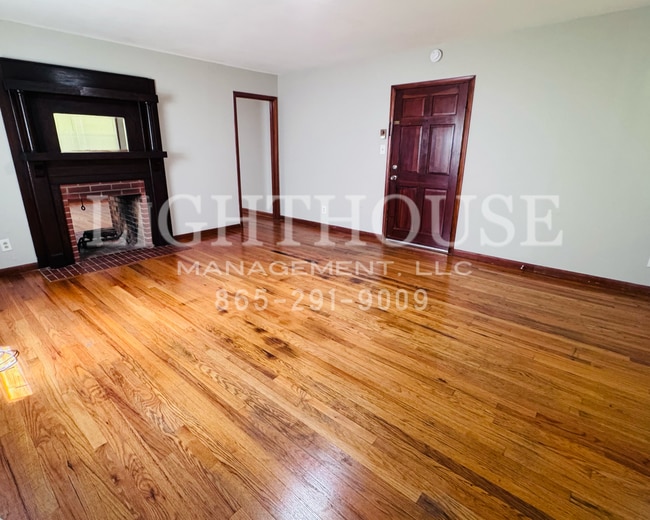 Building Photo - 2152 Dandridge Ave Unit A