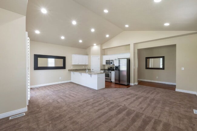 Photo - Resort-Style Living near Traverse Mountain