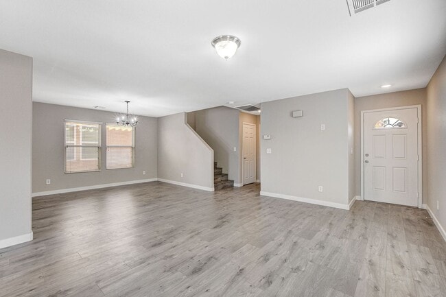 Photo - Spacious 3 bedroom home with large yard in...