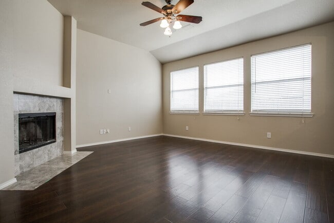 Photo - 2713 Meadowview Dr