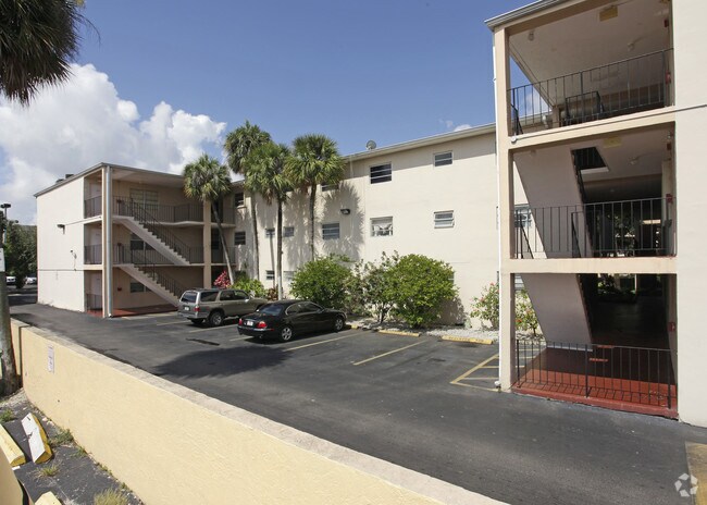 Photo - Kensington Club