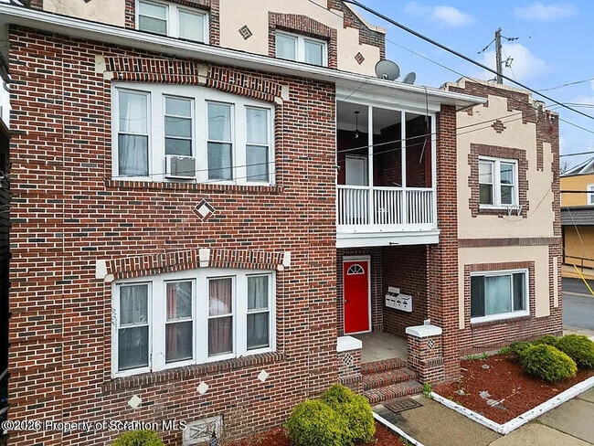 Photo - 1210 S Main St