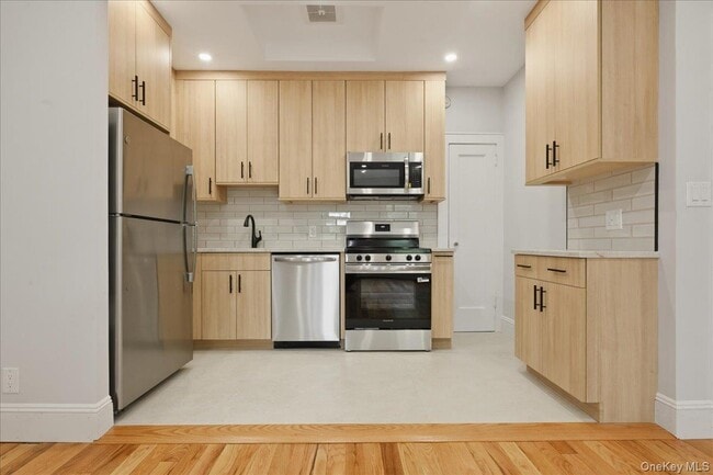 Photo - 43 New Hyde Park Rd Unit 2