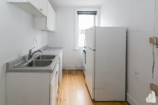 Building Photo - 1904 W Winnemac Ave Unit 2 Rental