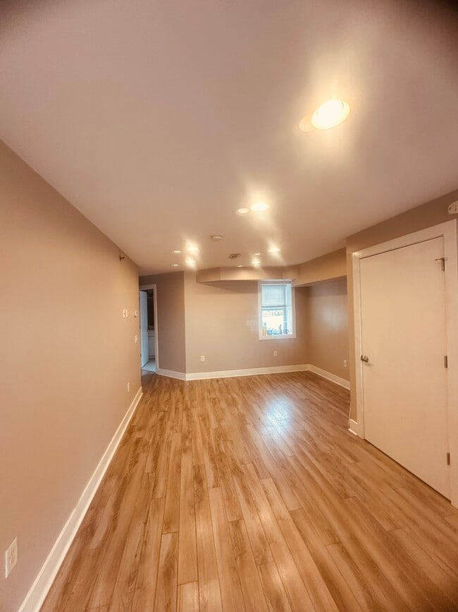 Photo - 46 S Duke St