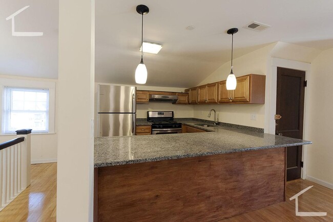 Nicely renovated 3 bed 3.5 bath in Brighto... - Nicely renovated 3 bed 3.5 bath in Brighto... House