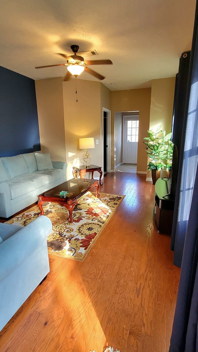 Photo - 1300 Crown Point Pl
