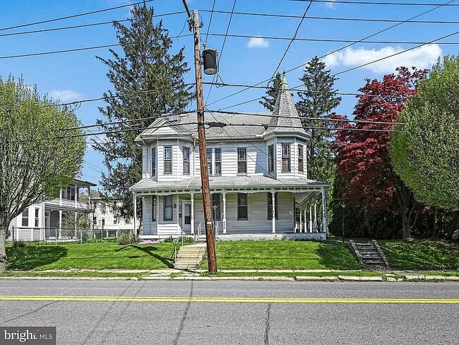 Photo - 626 W Market St House