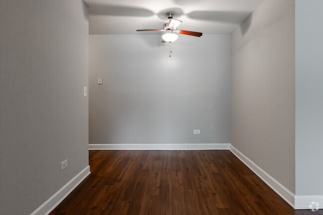 1BR, 1BA - 647SF - Dining