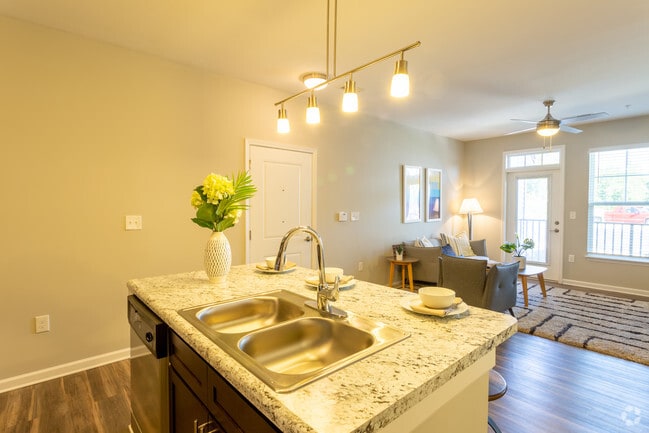 1BR,1BA