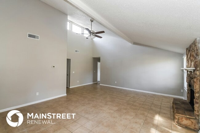 Photo - 4385 Queensway Dr Casa