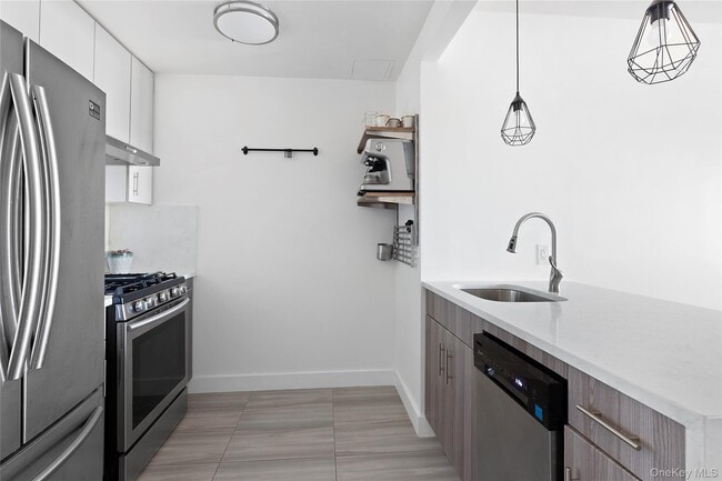 Photo - 62-98 Woodhaven Blvd Unidad 4I