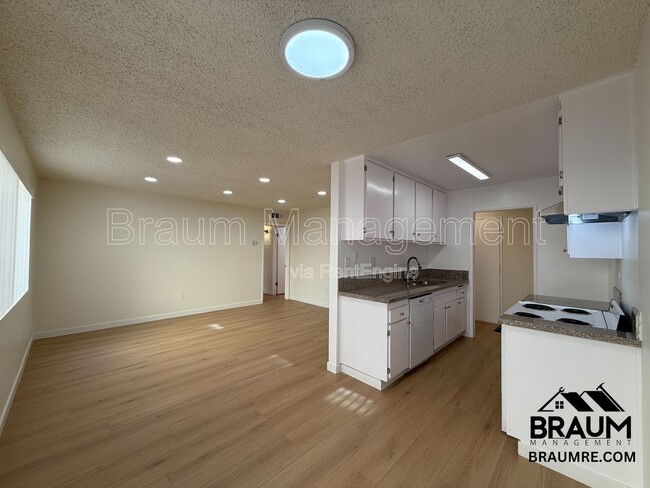 Photo - 5461 Kester Ave Unit 119