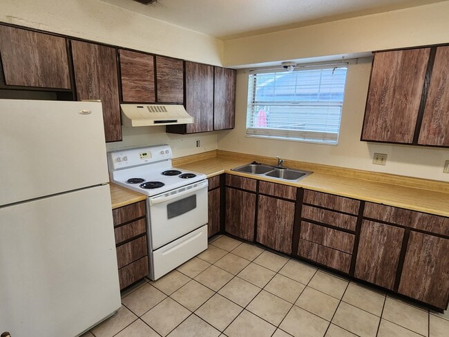 Photo - 5610 S 1300 E Unidad 1