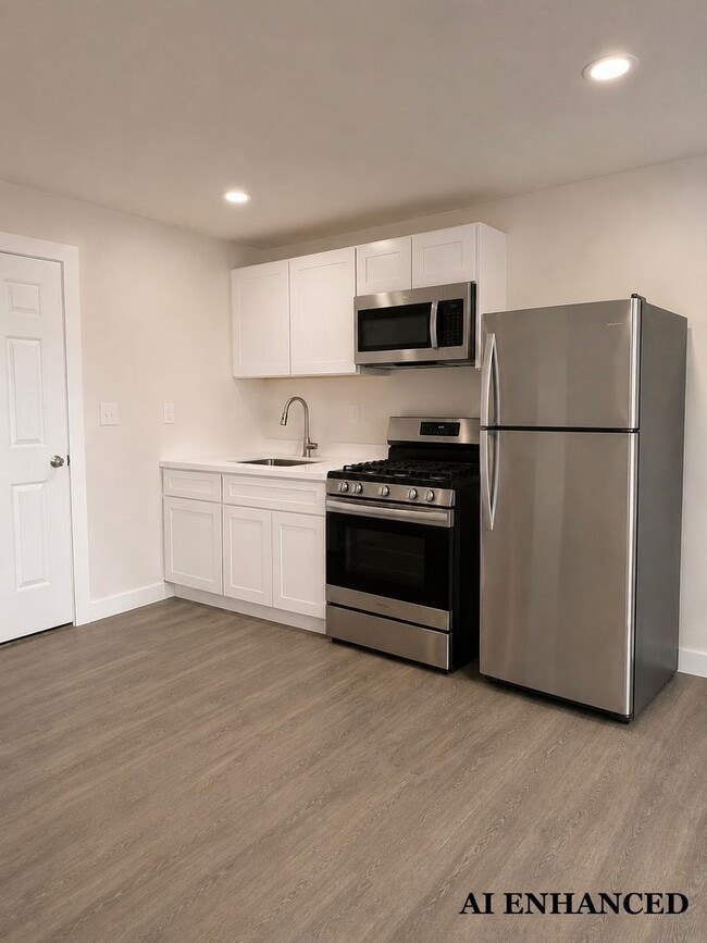 Photo - 701 Poppy Ave