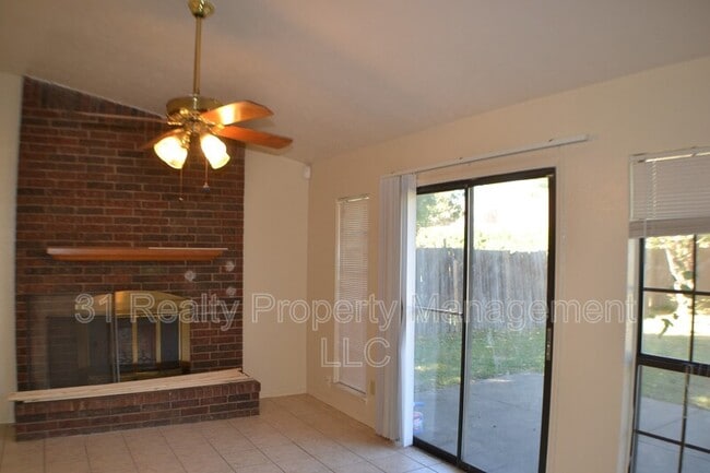 Photo - 1515 Bandera Dr