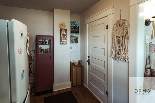 318 E Hillsdale St Unit 1