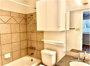 Building Photo - 9901 Hundred Oaks Cir Unit A Rental