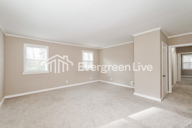 Photo - 2835 Fairmount St