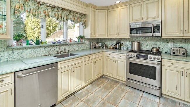 Photo - 7 Deerfield E