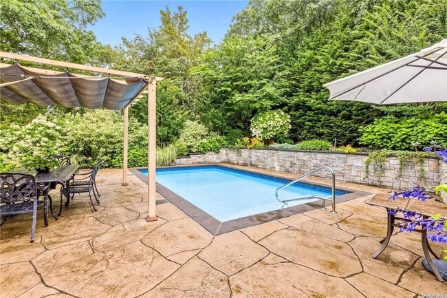 380 Private Rd
