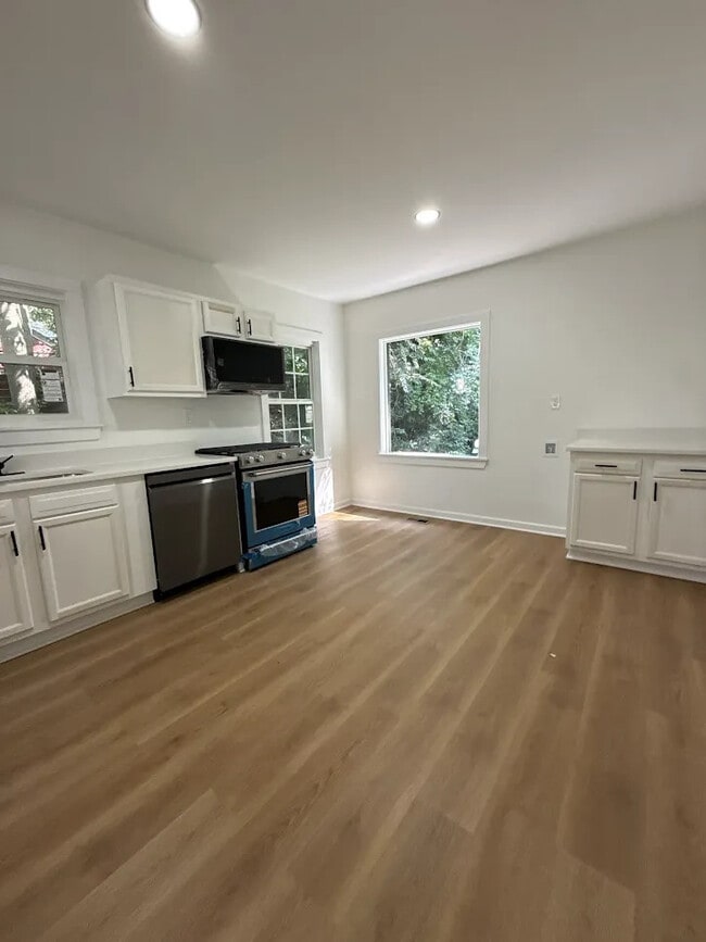 Photo - 1680 Brewer Blvd SW