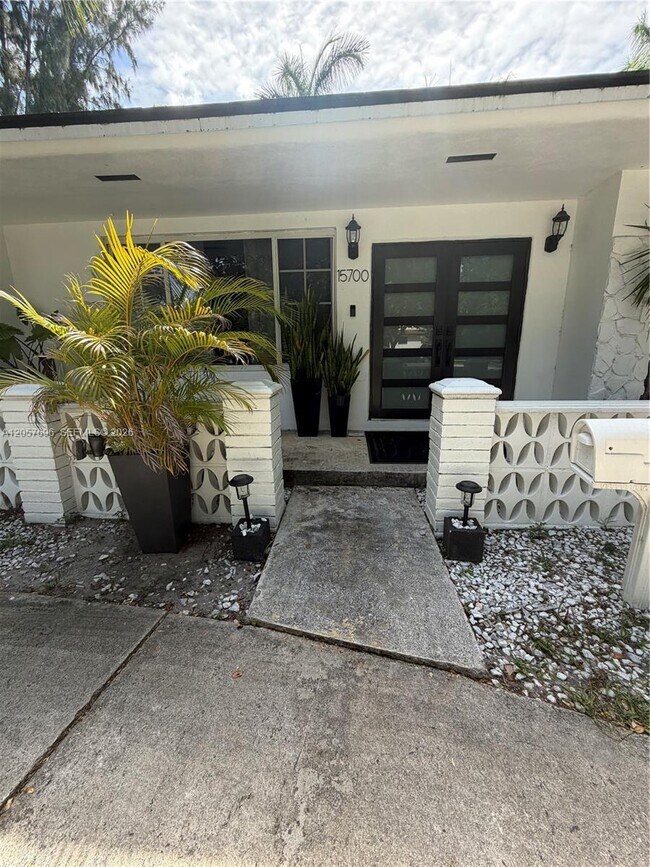 Photo - 15700 N Miami Ave