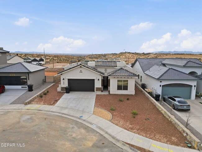 Building Photo - 219 Emerald Brass