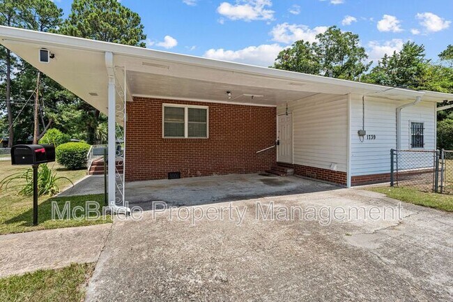 Photo - 1739 Cornell Dr