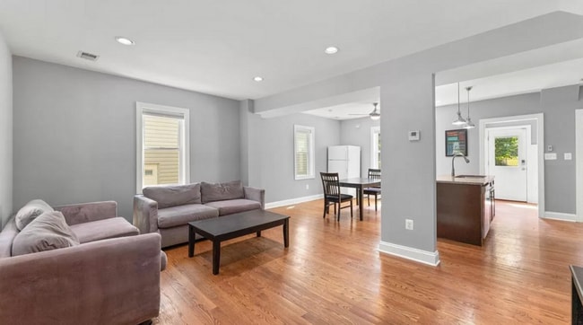 Photo - 2604 17th St NE