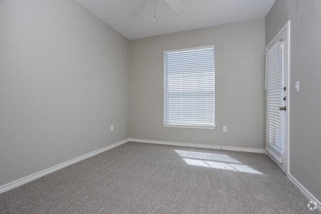 1BR,1BA-918SFT - The Remington