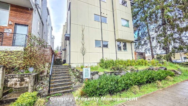 Photo - 4425 Meridian Ave N