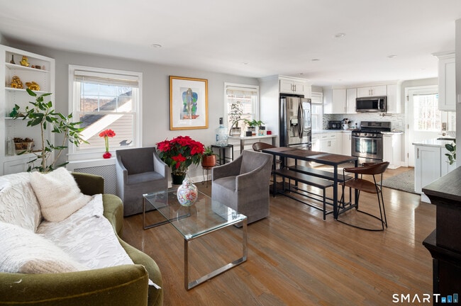 Photo - 191 Hobart Ave