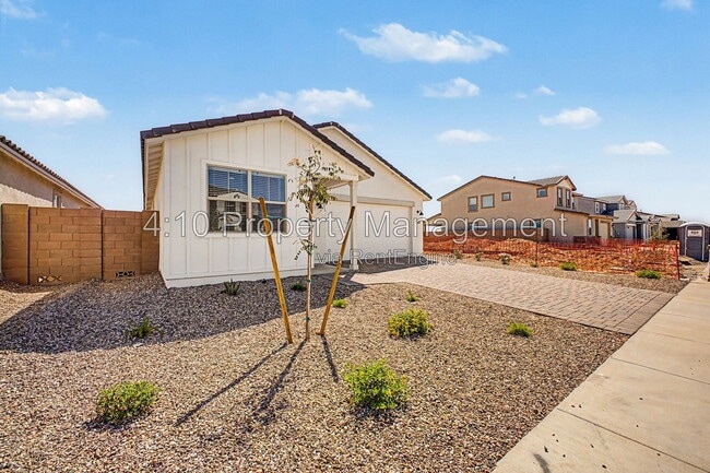 4433 E Rock Daisy Ln