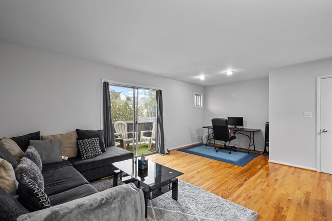 Building Photo - 3501 Roswell Rd NE Unit 110