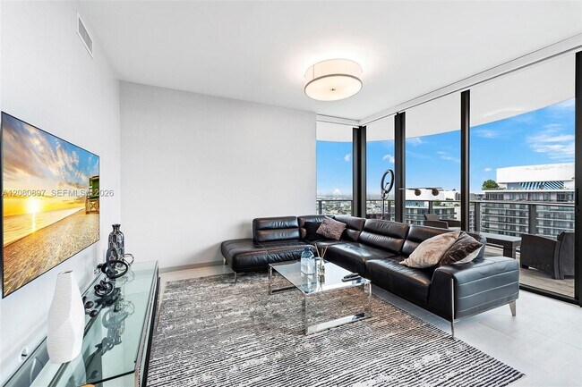 Building Photo - 1000 Brickell Plaza Unit PH5307