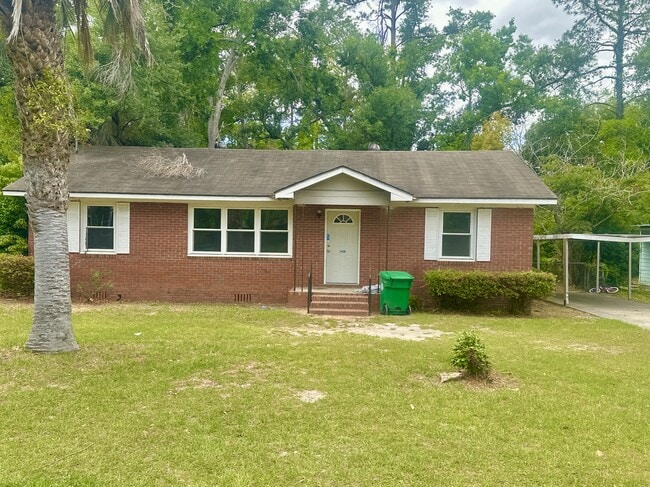 Building Photo - 2408 Giddens Dr
