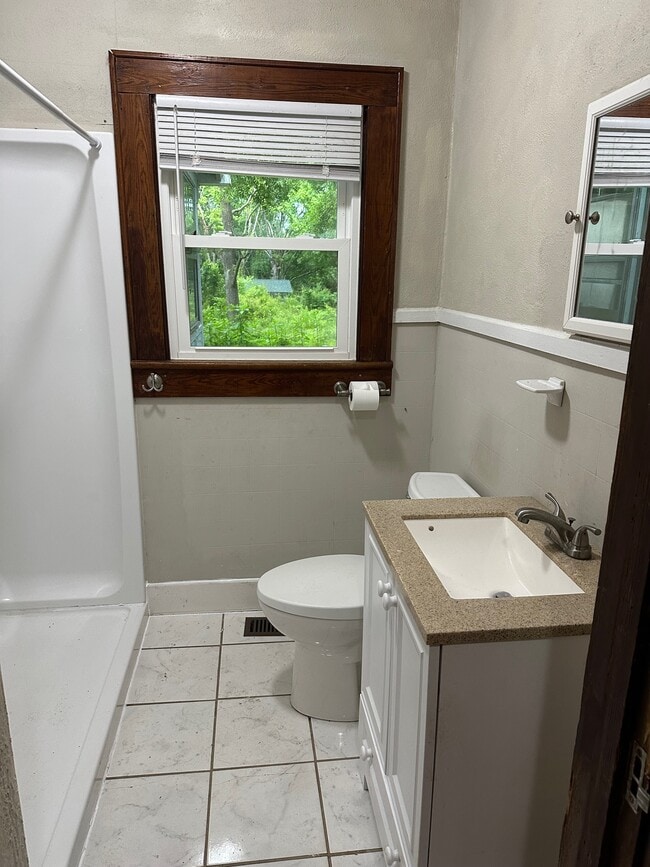 Photo - 1909 2nd Ave SW