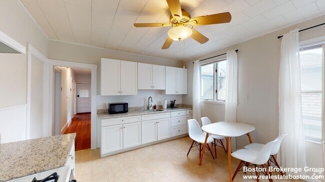 Building Photo - 32 Roseclair St Unit #3 Rental