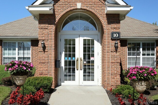 Photo - 10 Arielle Ct