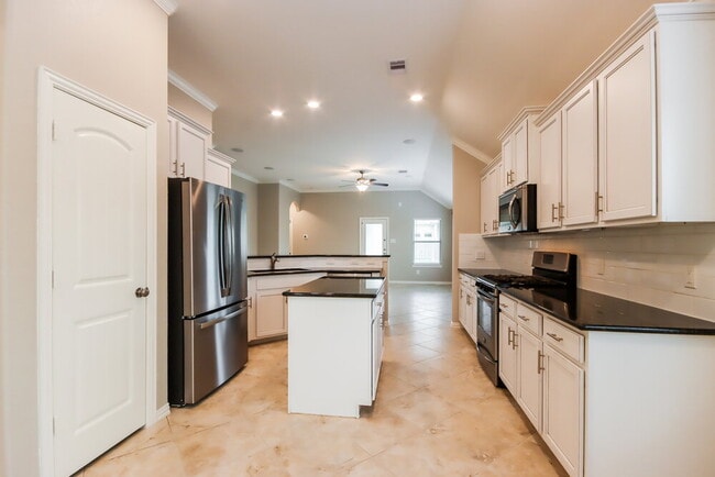 Photo - 18914 Sorrento Pt Dr