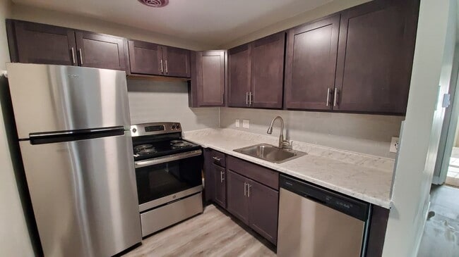 Photo - Courtview Square Apartments