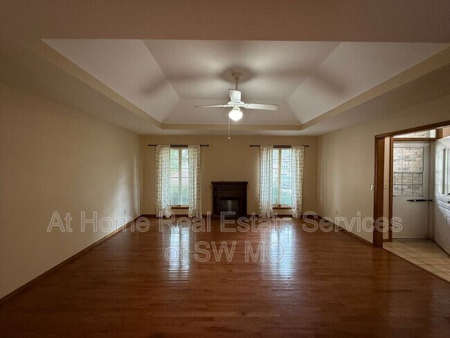 Photo - 2155 E Cragmont St