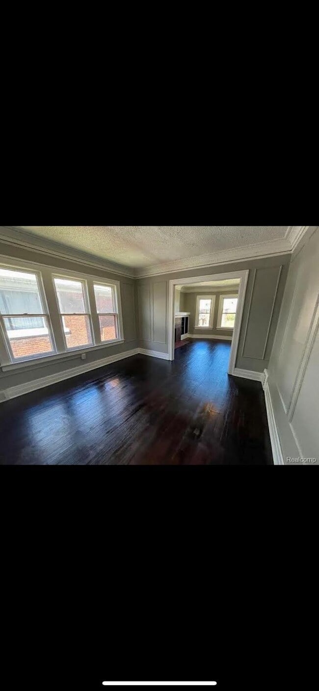 Dining Room - 4079 Pingree St Unit 1