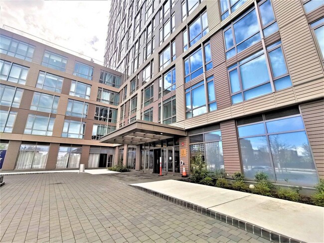 Building Photo - 75 Park Ln S Unit 1610 Rental
