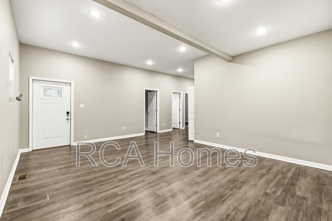 Photo - 1452 Woodlawn Ave